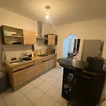Grand Appartement Lumineux 75M2